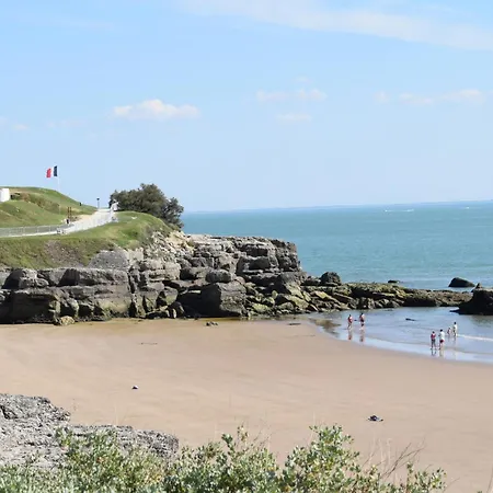 3 Bedroom Gorgeous In * Royan